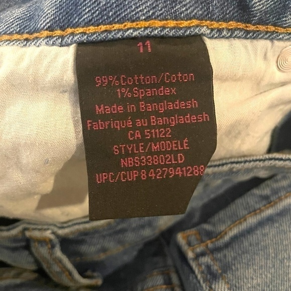 Nwt Blue Distressed Jeans 💙 - Picture 5 of 10